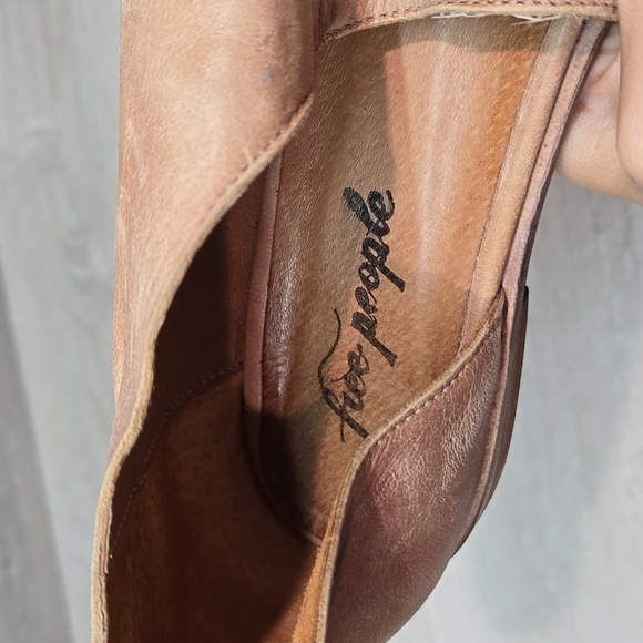 Free People Women Cutout Side Ankle Leather Pointed toe boots shoes sz 37/6 - Picture 11 of 11